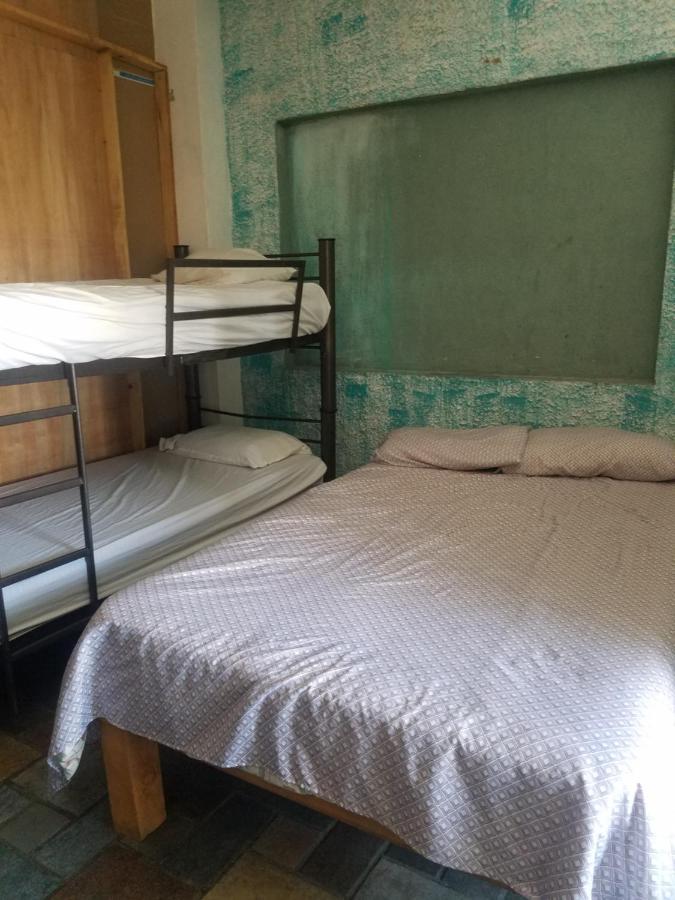 Hostal Enjoy Vallarta 19 Пуэрто-Вальярта Экстерьер фото