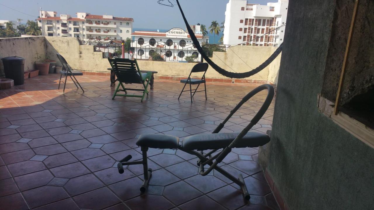 Hostal Enjoy Vallarta 19 Пуэрто-Вальярта Экстерьер фото