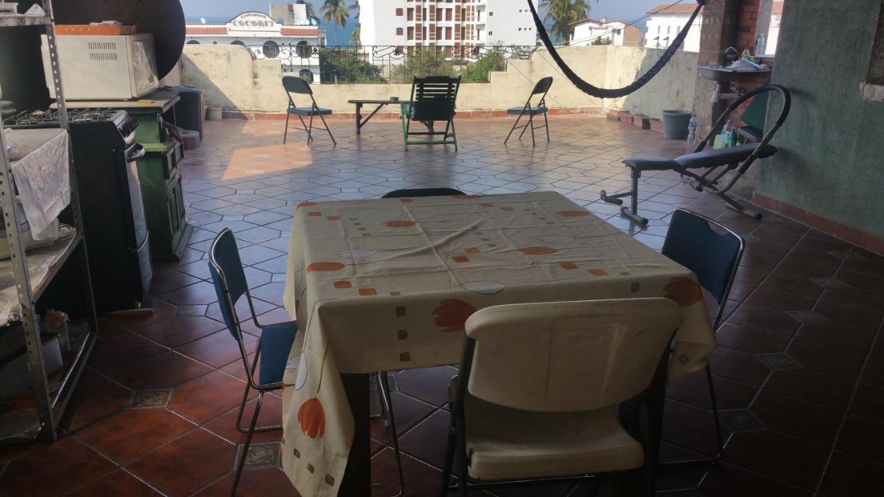 Hostal Enjoy Vallarta 19 Пуэрто-Вальярта Экстерьер фото